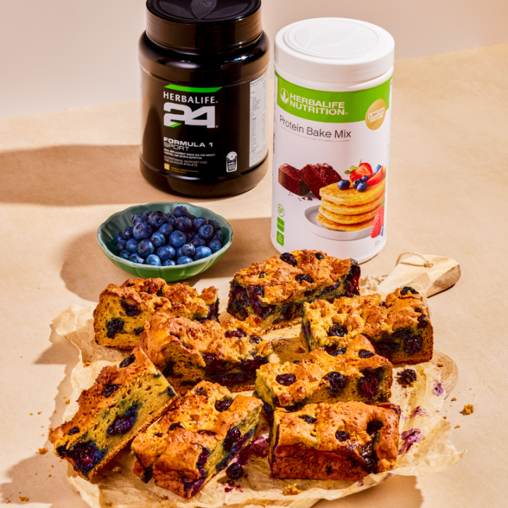 Préparation protéinée à cuisiner Herbalife Nutrition. Vegan sans gluten, boîte de 480 g gâteau myrtilles